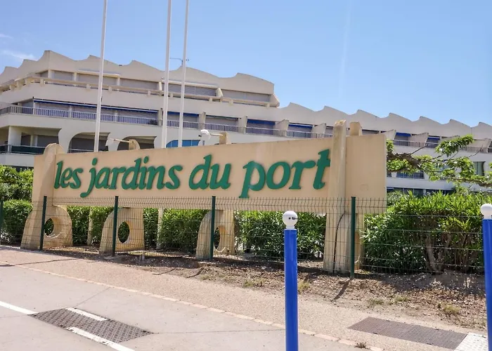 דירה Les Jardins Du Port-4 By Interhome