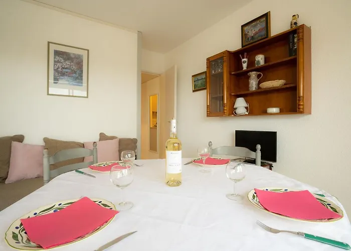 Apartment Les Jardins Du Port-4 By Interhome *