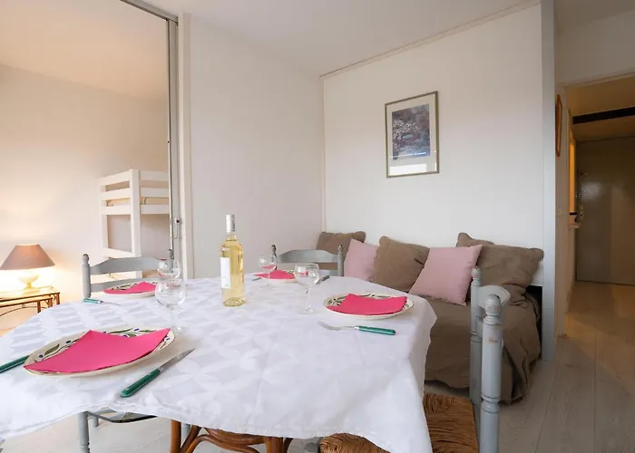 Les Jardins Du Port-4 By Interhome