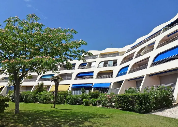 Les Jardins Du Port-4 By Interhome